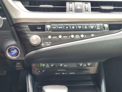 2021 Lexus ES 300h