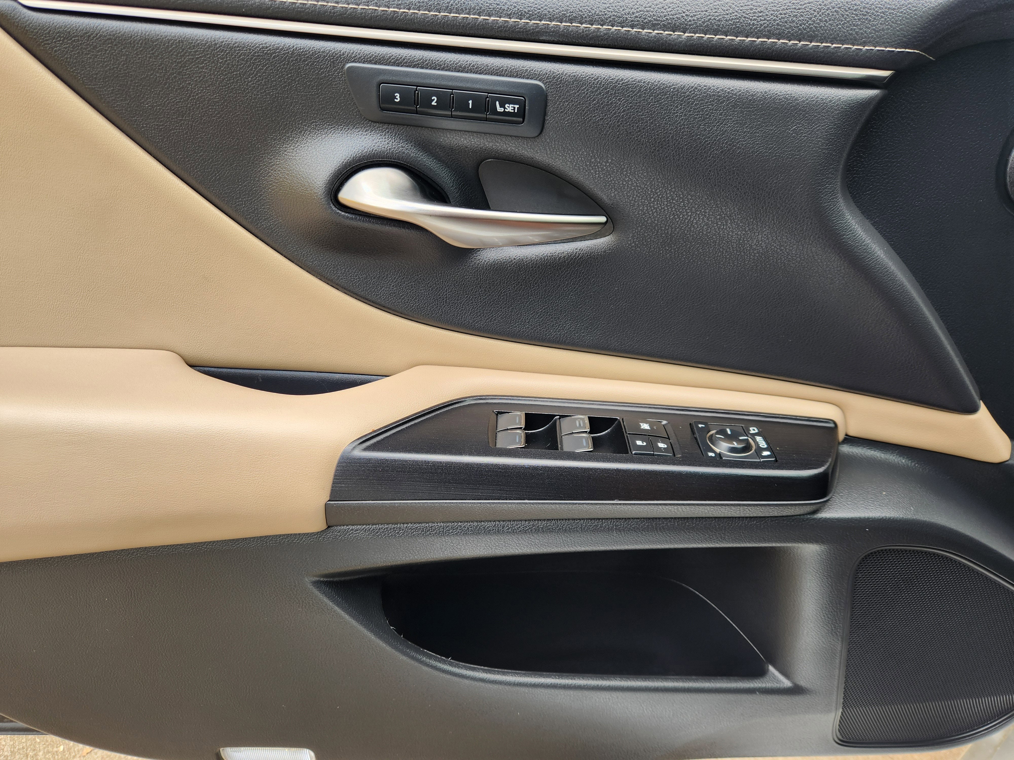 2021 Lexus ES 300h