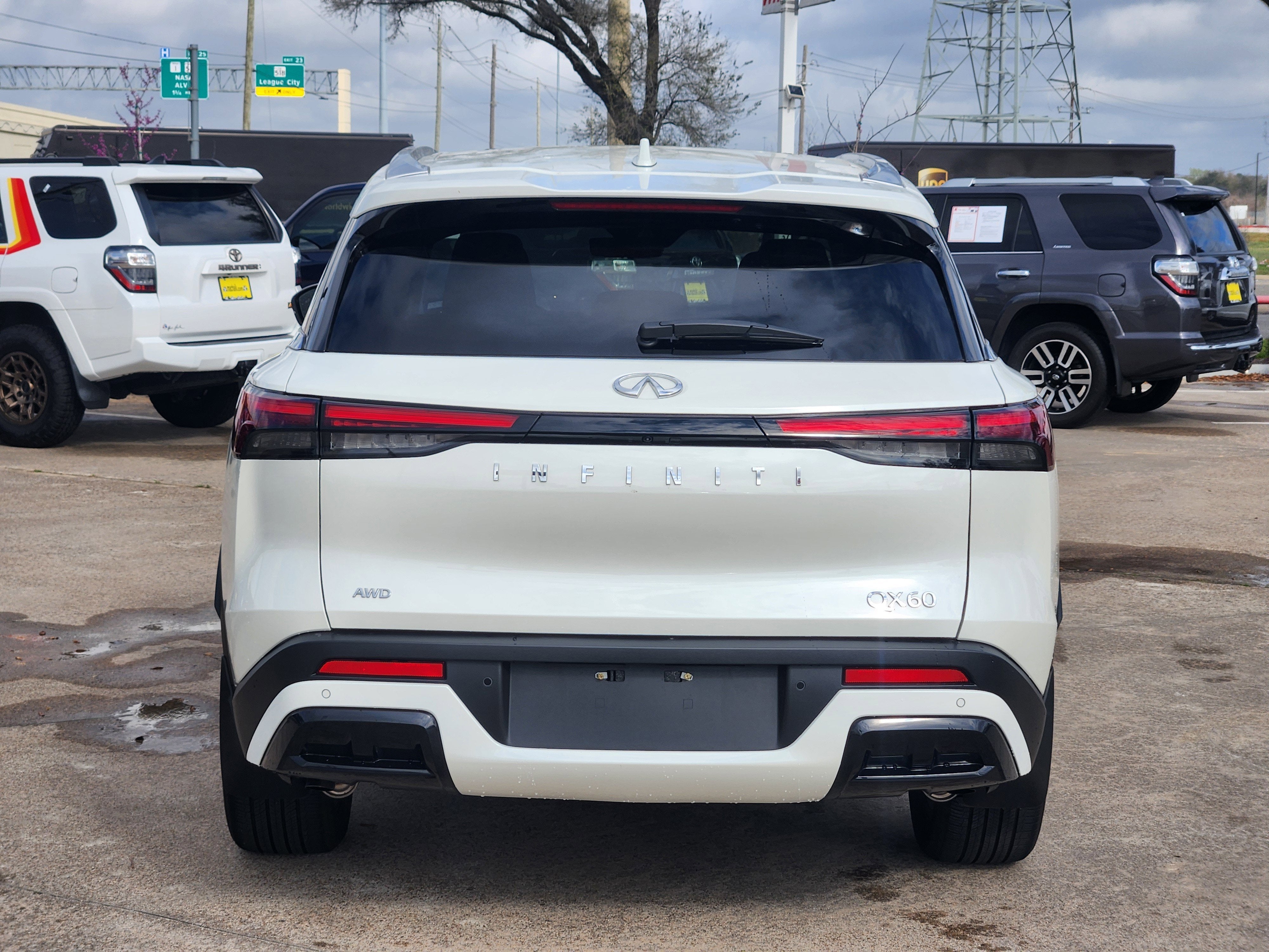 2025 INFINITI QX60 LUXE