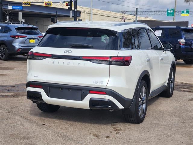 2025 INFINITI QX60 LUXE