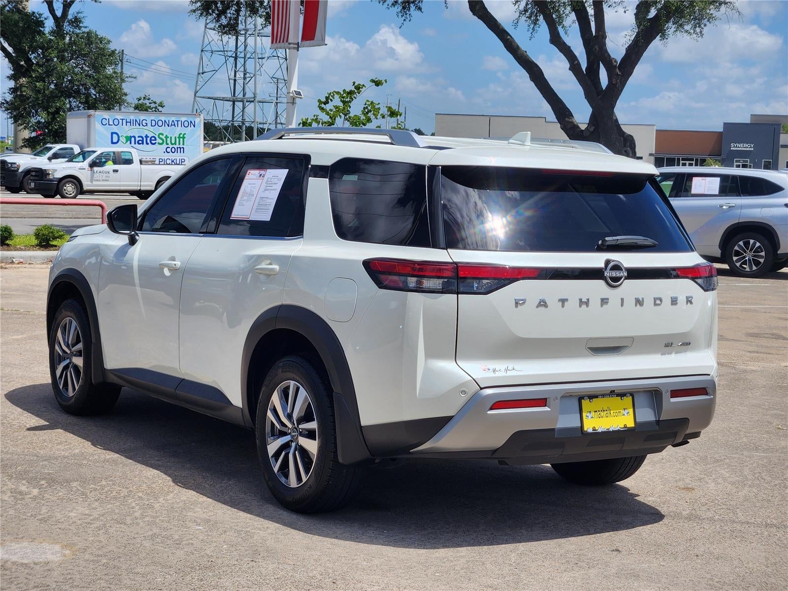 2024 Nissan Pathfinder SL
