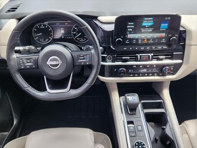 2022 Nissan Pathfinder SL