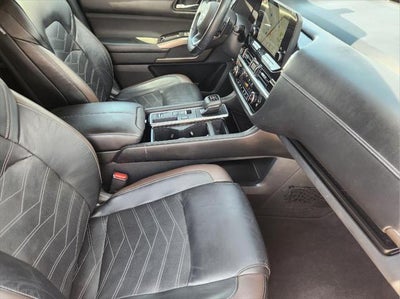 2023 Nissan Pathfinder Platinum