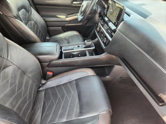2023 Nissan Pathfinder Platinum