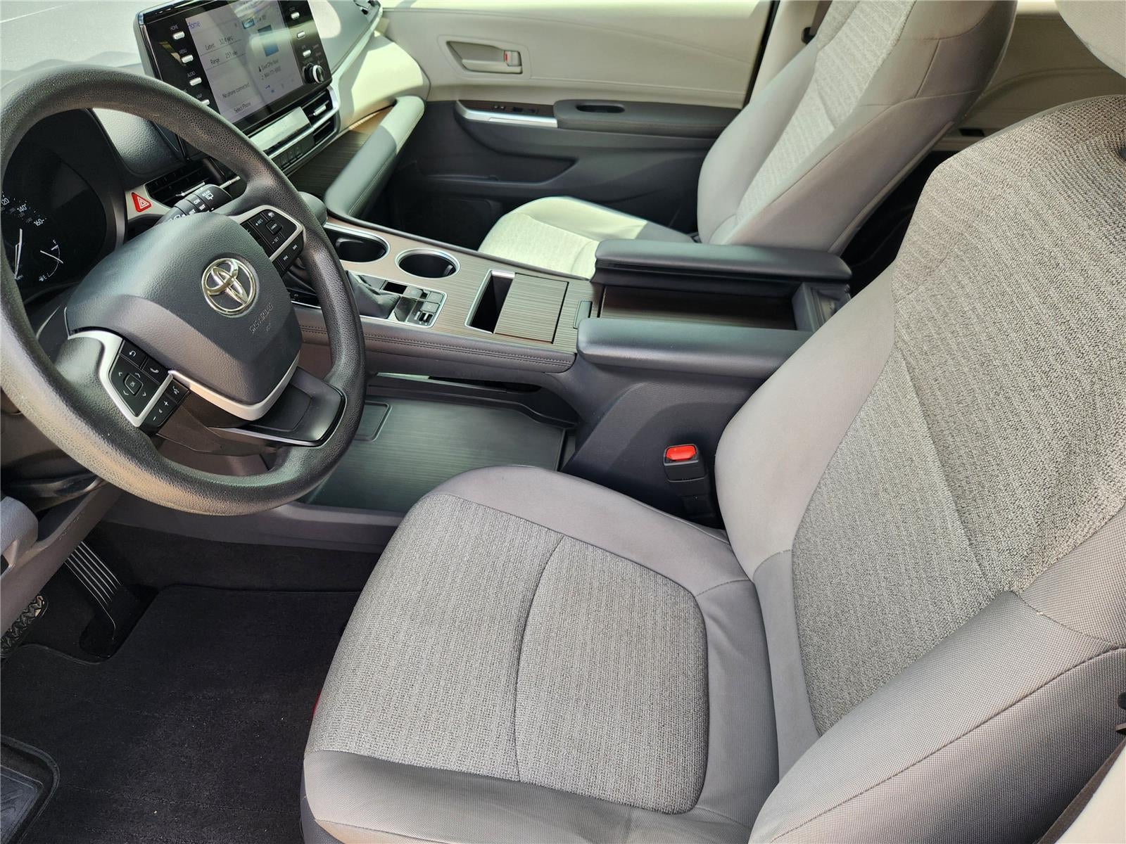 2021 Toyota Sienna LE
