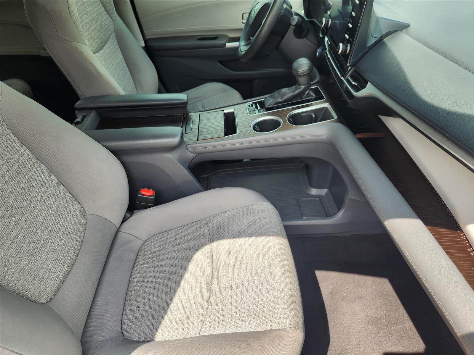 2021 Toyota Sienna LE
