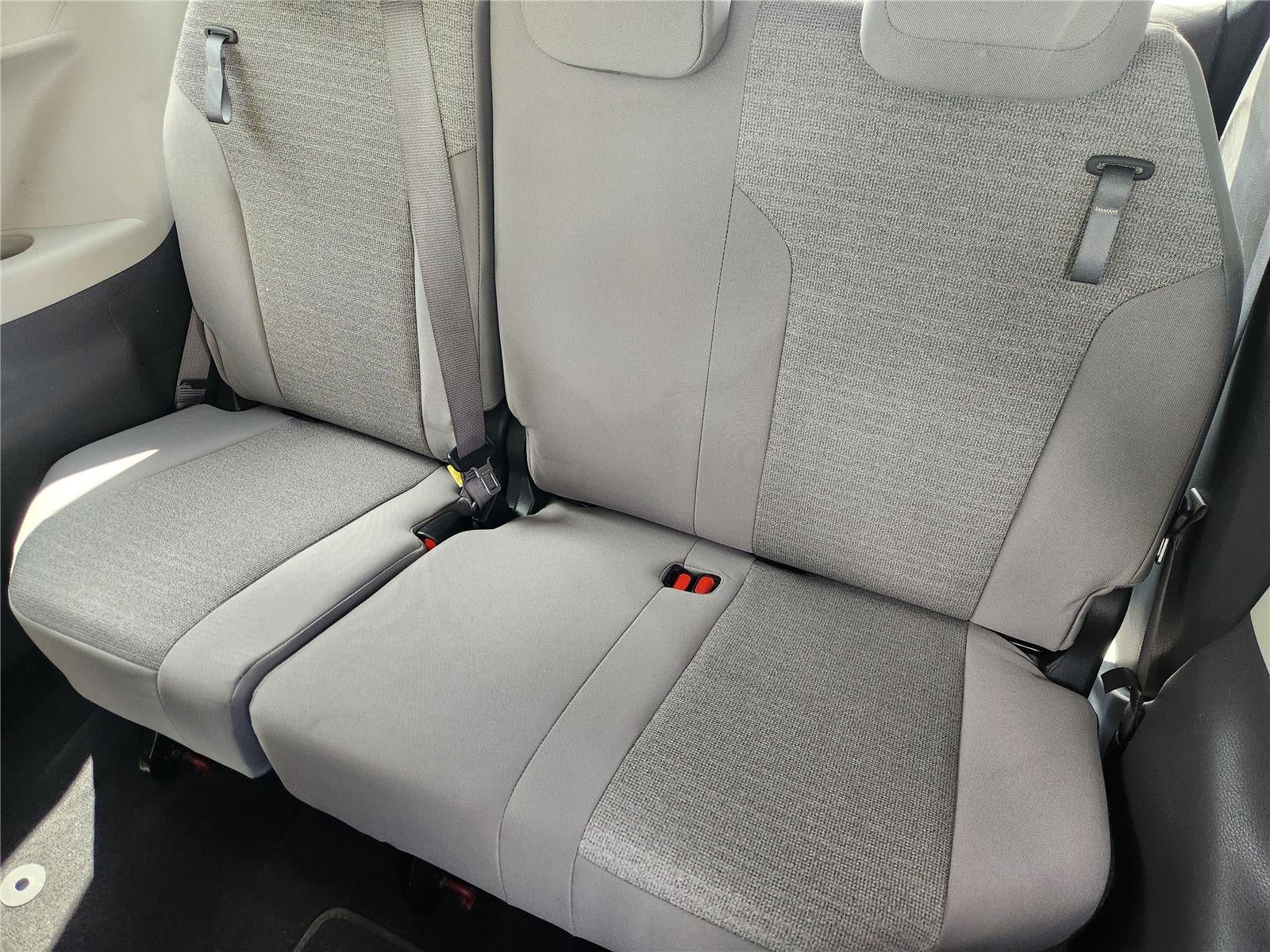 2021 Toyota Sienna LE