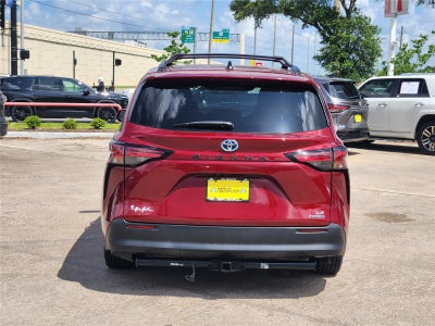 2021 Toyota Sienna LE