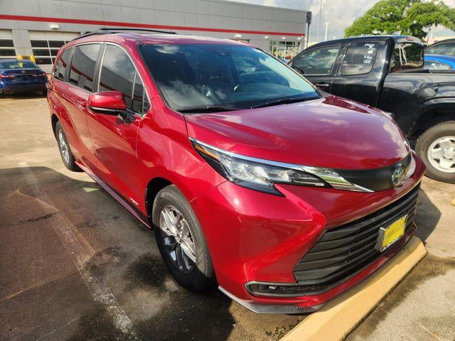 2021 Toyota Sienna LE 8-Passenger Hybrid FWD's photo