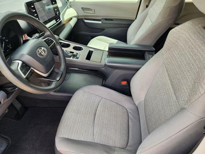 2021 Toyota Sienna LE