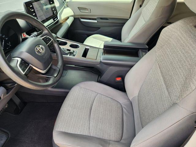 2021 Toyota Sienna LE