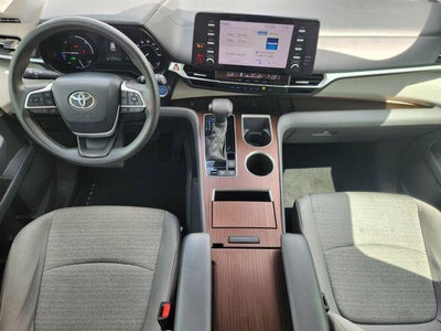 2021 Toyota Sienna LE