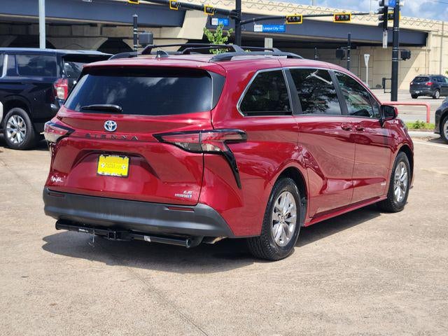 2021 Toyota Sienna LE