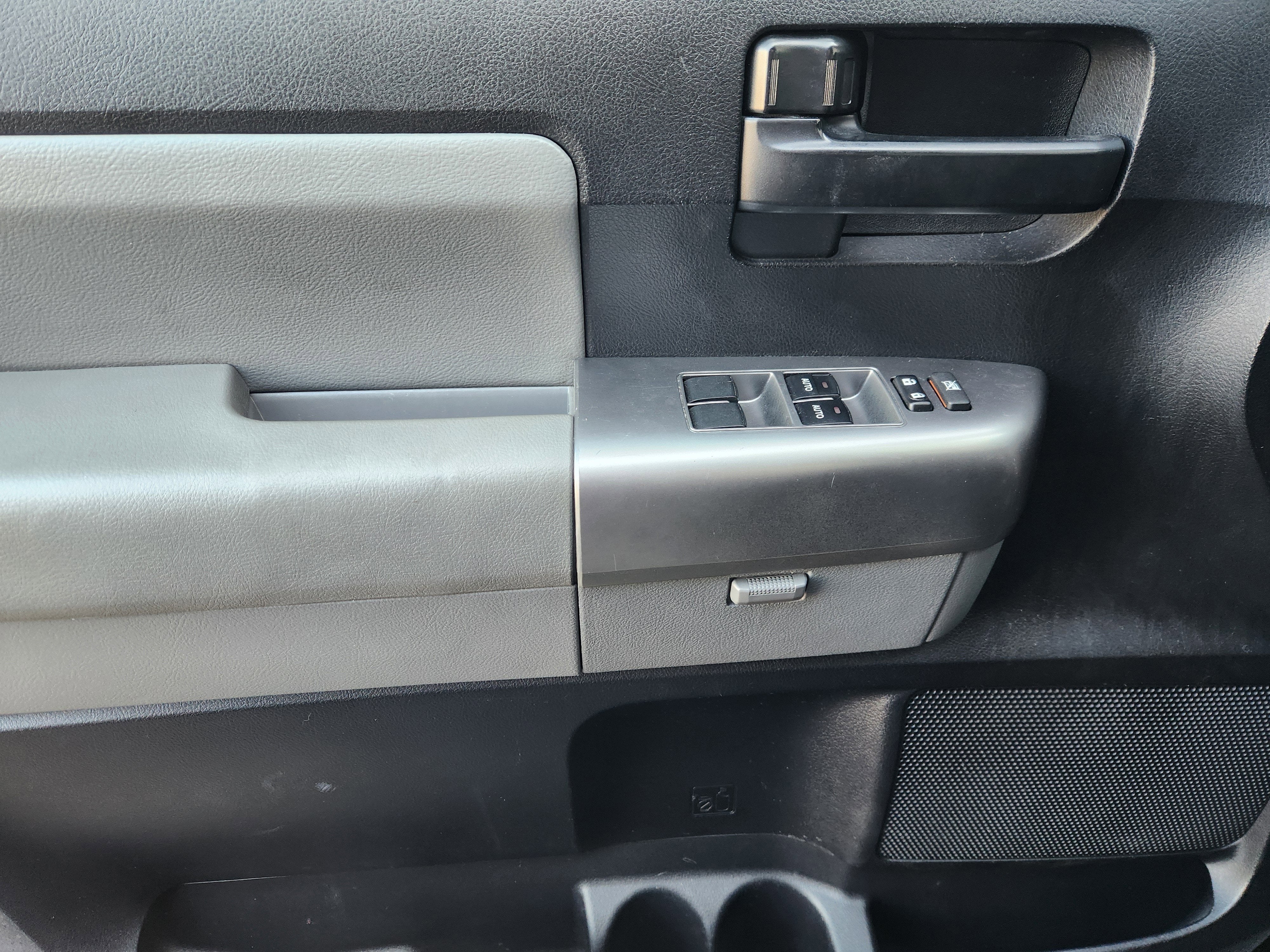 2019 Toyota Sequoia SR5