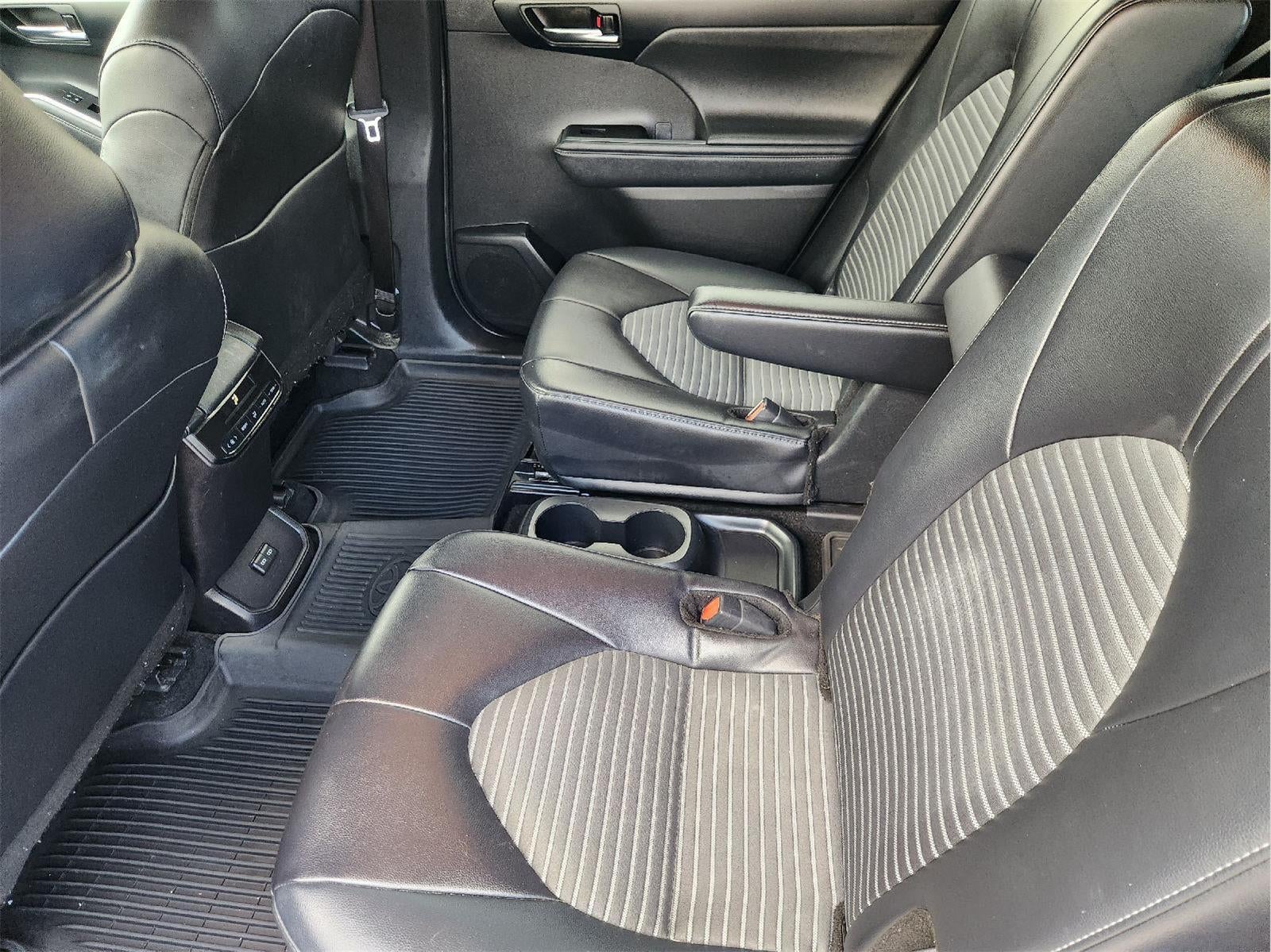 2024 Toyota HIGHLANDER Base