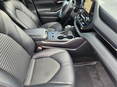 2024 Toyota HIGHLANDER Base