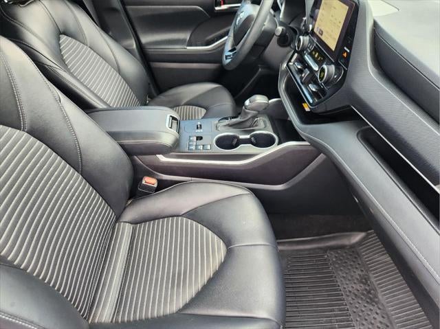 2024 Toyota HIGHLANDER Base