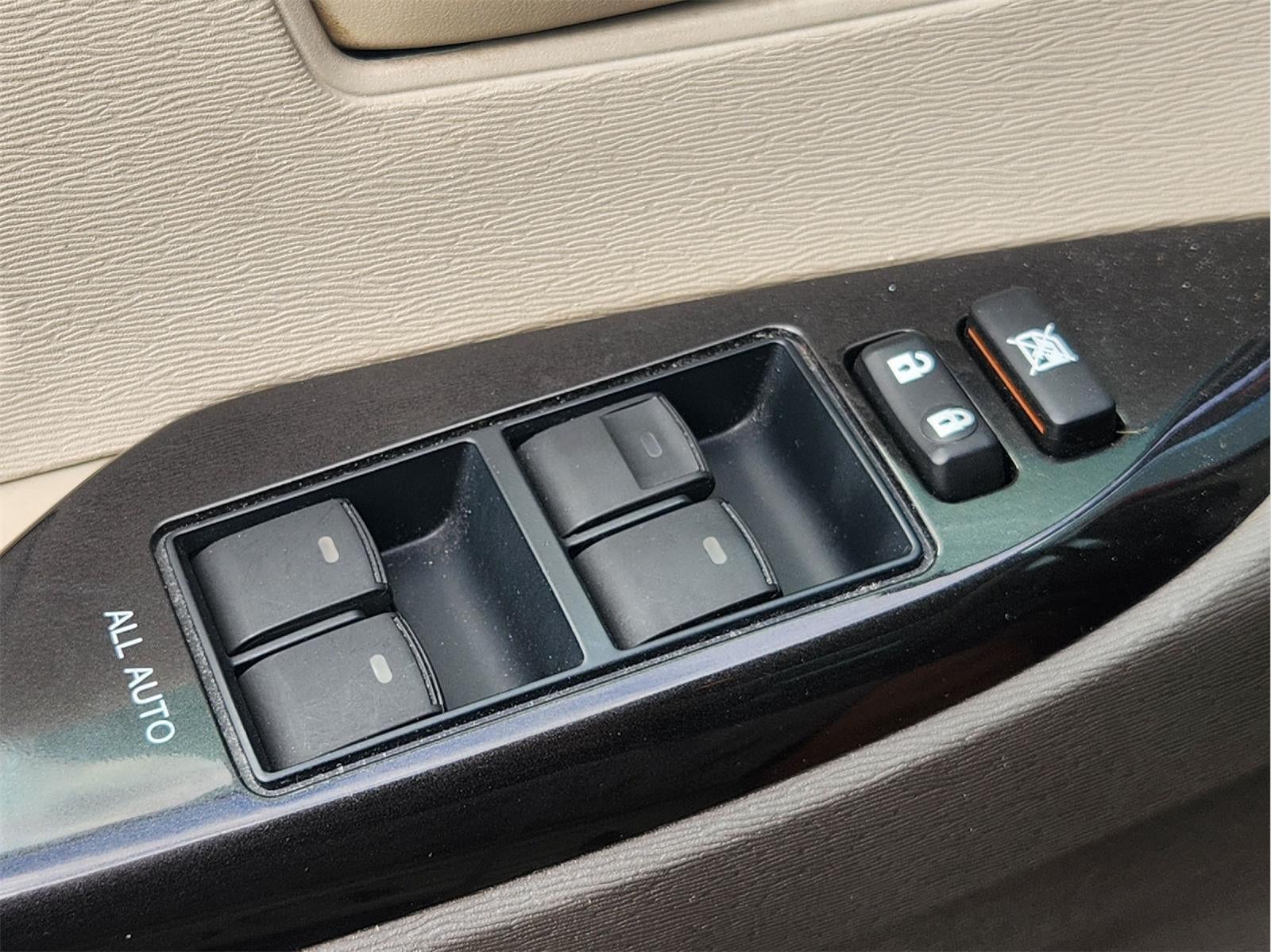 2011 Toyota Sienna LE 8-Passenger