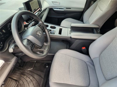 2025 Toyota Sienna LE