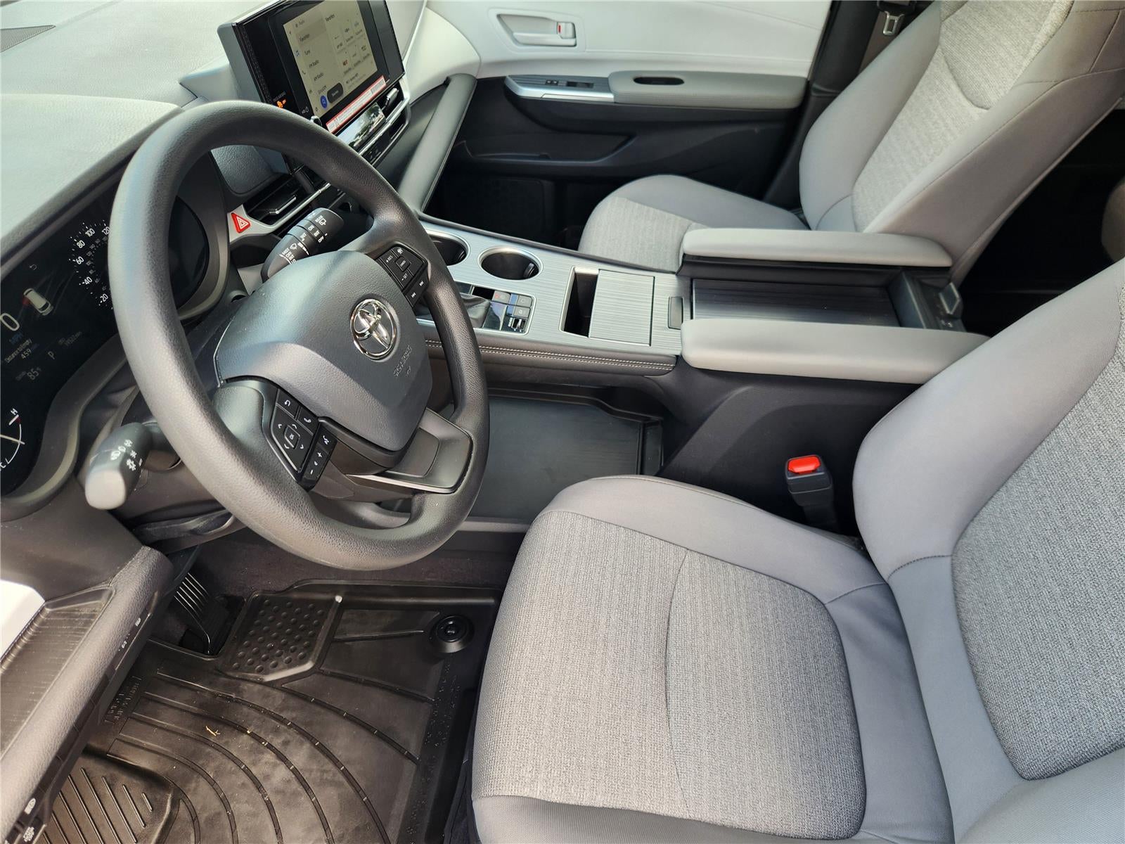 2025 Toyota Sienna LE