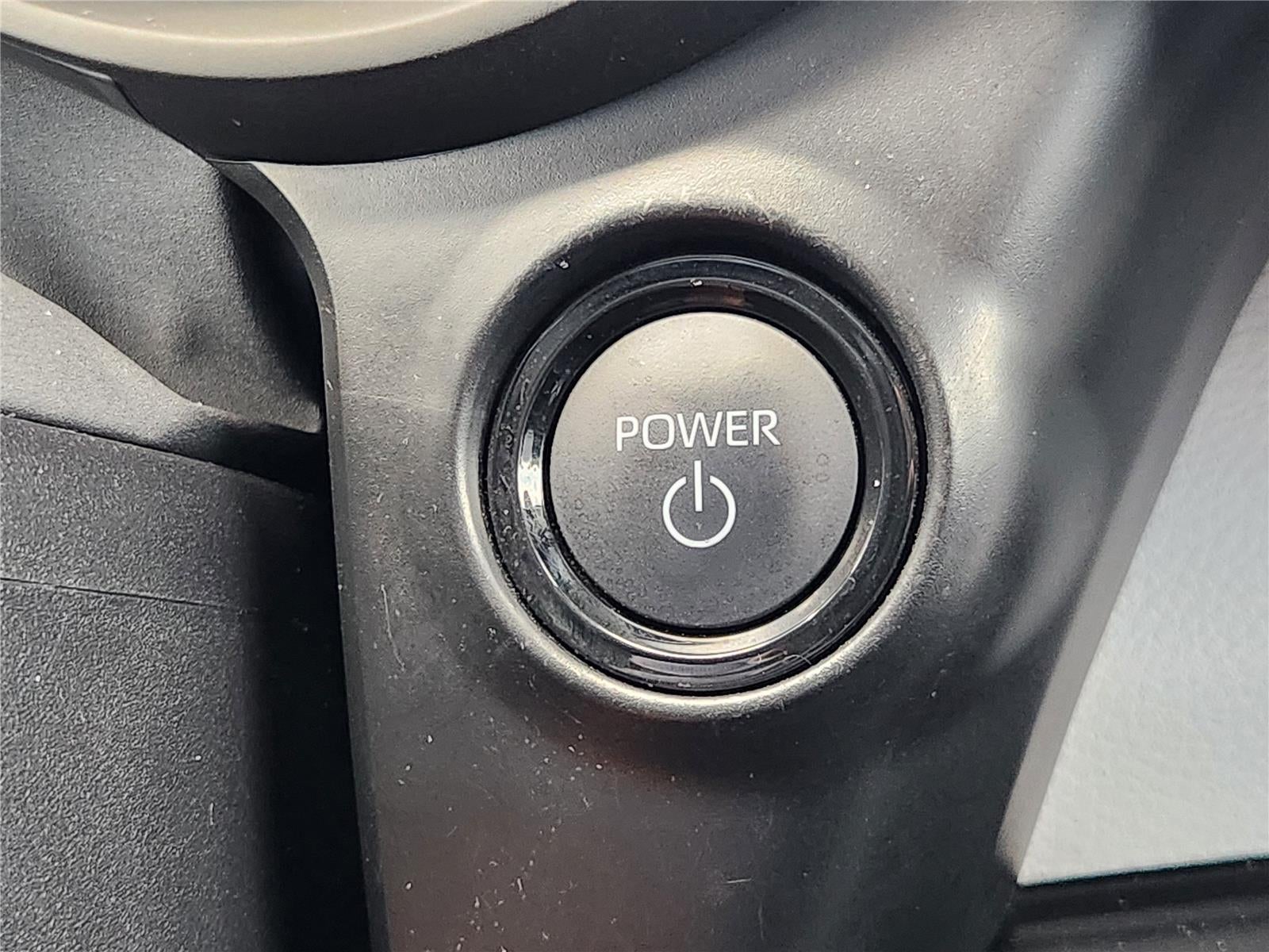 2025 Toyota Sienna LE
