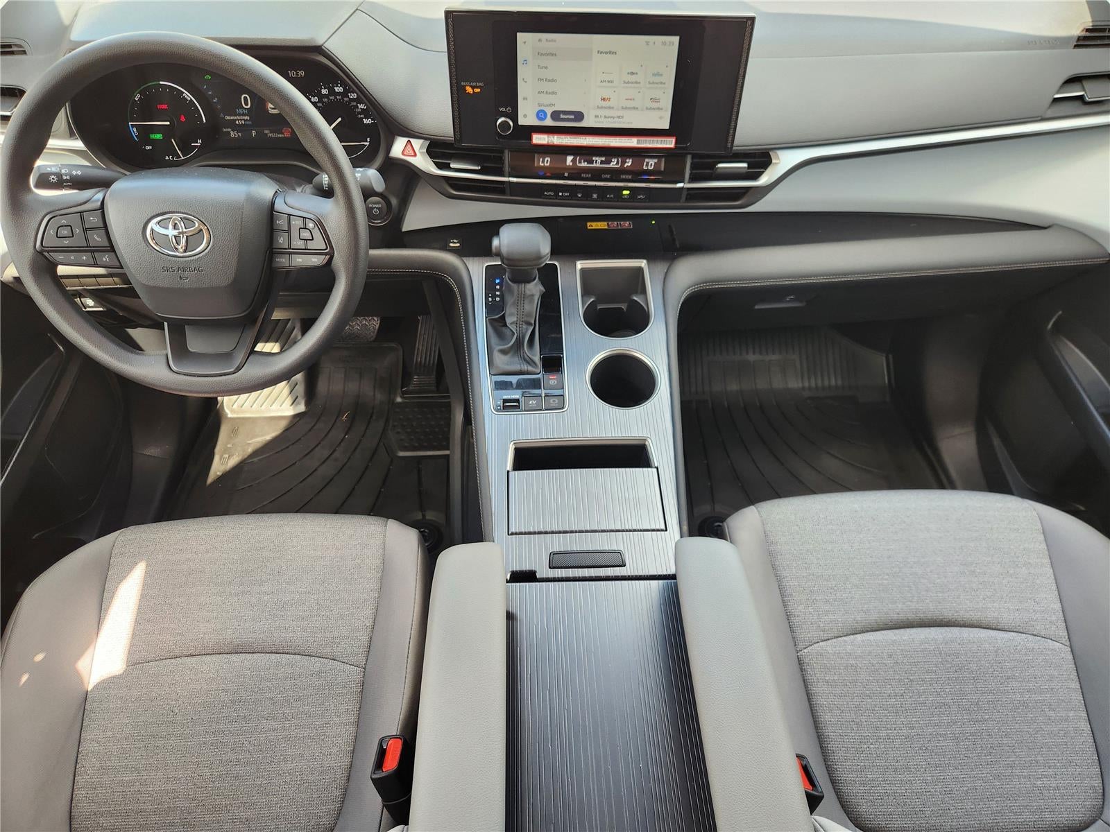 2025 Toyota Sienna LE