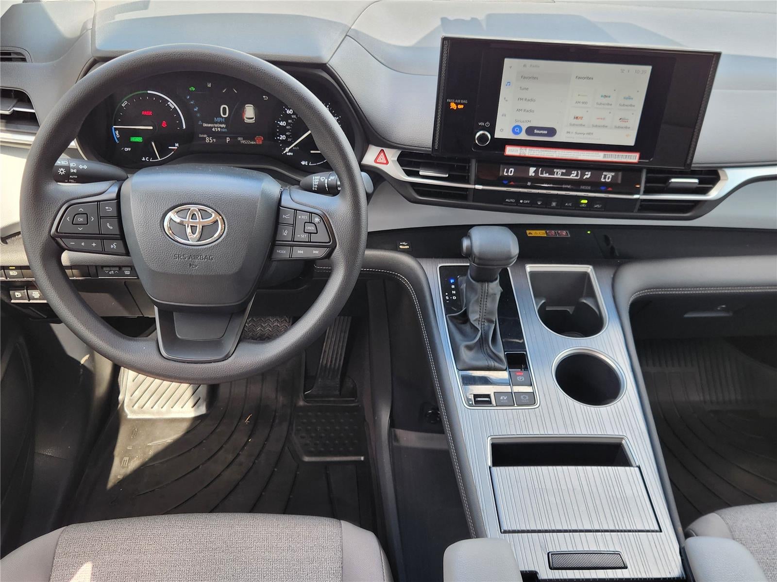 2025 Toyota Sienna LE