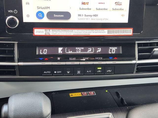 2025 Toyota Sienna LE