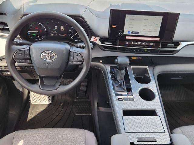 2025 Toyota Sienna LE