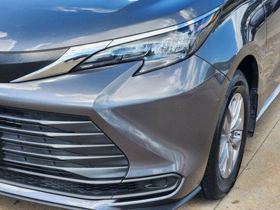 2025 Toyota Sienna LE