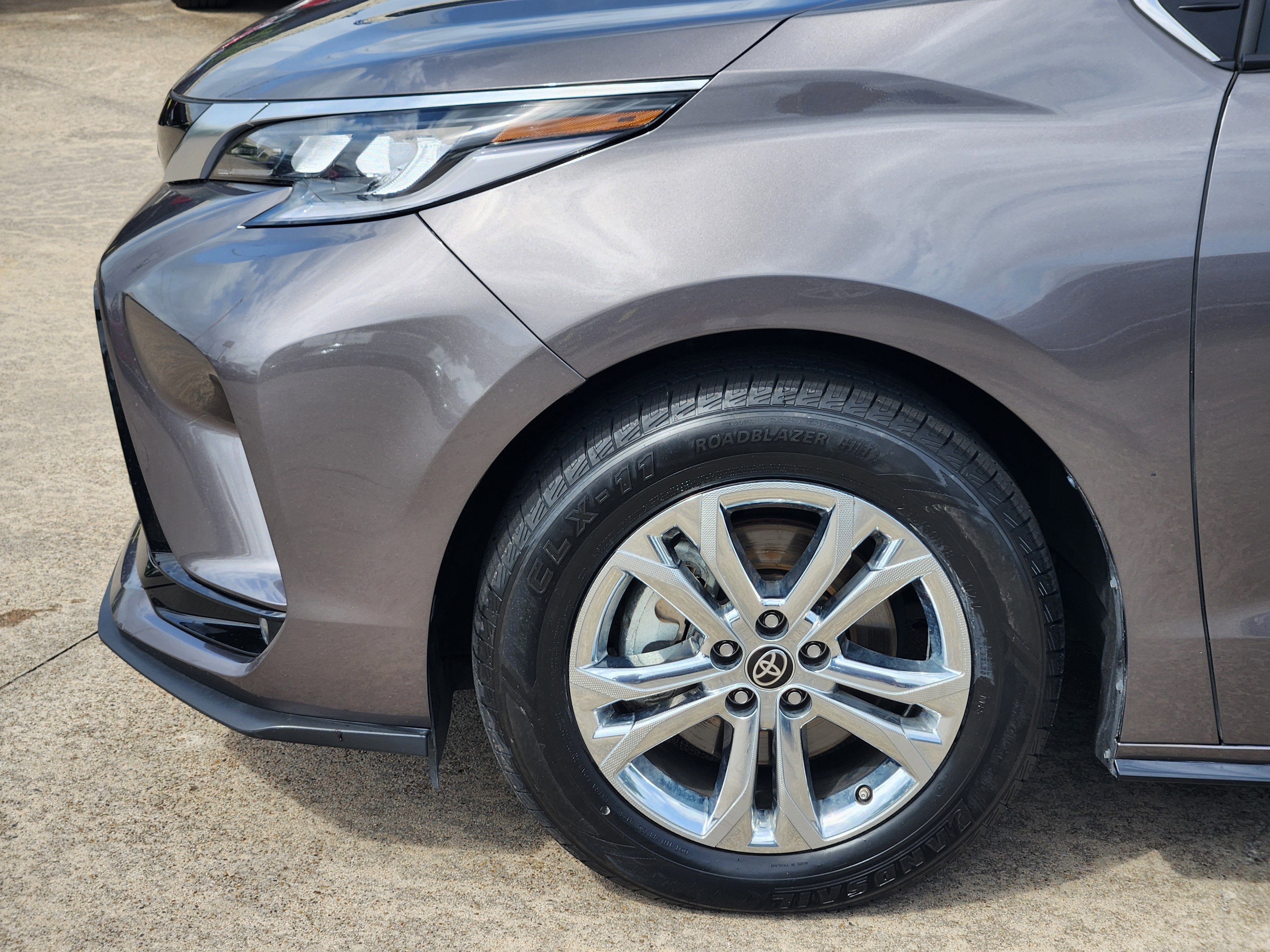 2022 Toyota Sienna XSE 7 Passenger