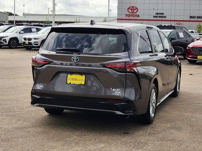 2022 Toyota Sienna XSE 7 Passenger