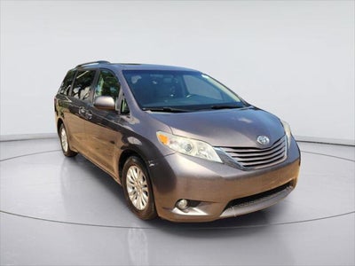 2015 Toyota Sienna XLE 8-Passenger