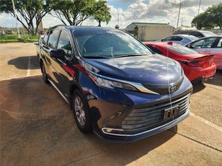 2021 Toyota Sienna XLE