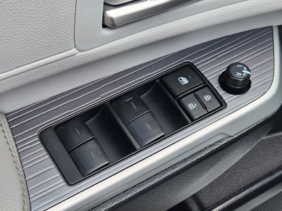 2025 Toyota Sienna XLE 8 Passenger