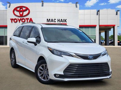 2025 Toyota Sienna XLE 8 Passenger