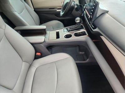 2024 Toyota Sienna XLE 8-Passenger