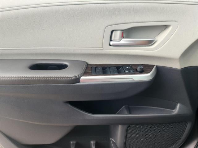 2024 Toyota Sienna XLE 8-Passenger
