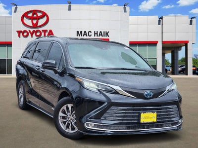 2021 Toyota Sienna XLE 8 Passenger