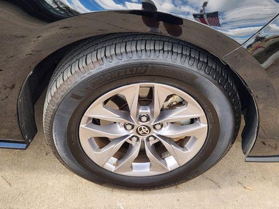 2021 Toyota Sienna XLE 8 Passenger