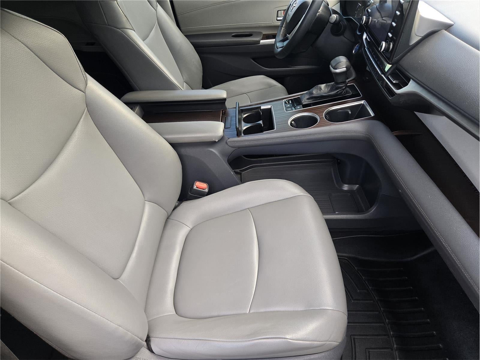 2021 Toyota Sienna HV Base