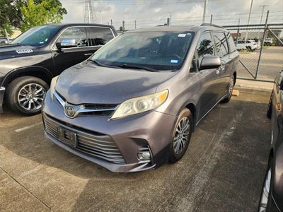 2018 Toyota Sienna XLE