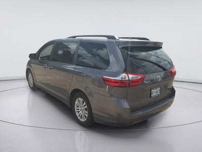 2017 Toyota Sienna XLE Premium 8-Passenger
