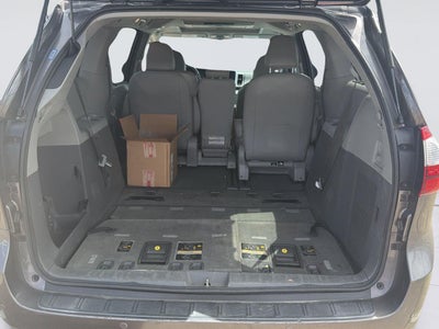 2017 Toyota Sienna XLE Premium 8-Passenger
