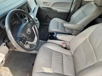2017 Toyota Sienna XLE Premium 8-Passenger