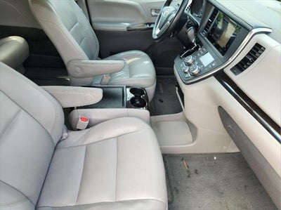 2017 Toyota Sienna XLE Premium 8-Passenger