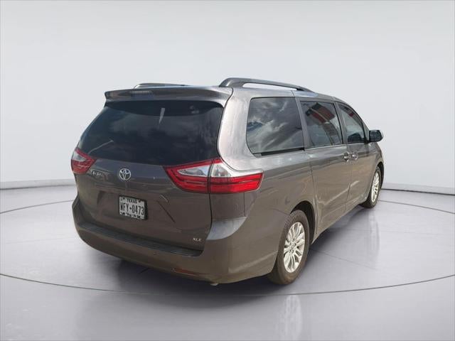 2017 Toyota Sienna XLE Premium 8-Passenger
