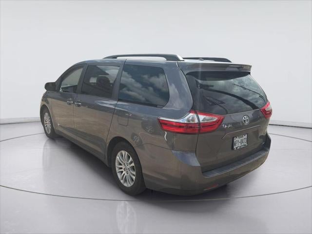 2017 Toyota Sienna XLE Premium 8-Passenger