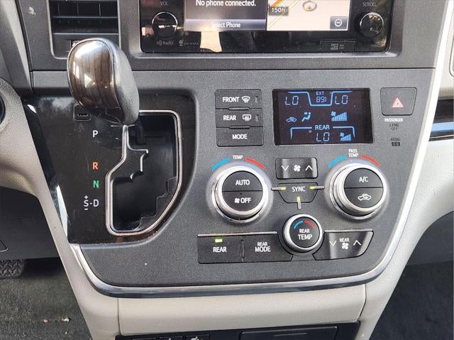 2017 Toyota Sienna XLE Premium 8-Passenger