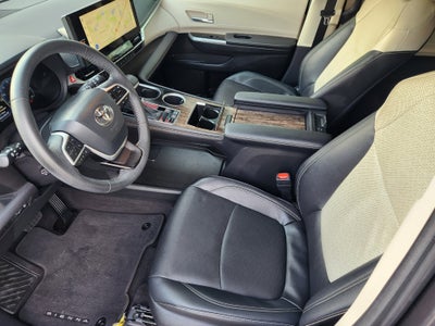 2025 Toyota Sienna Limited 7 Passenger